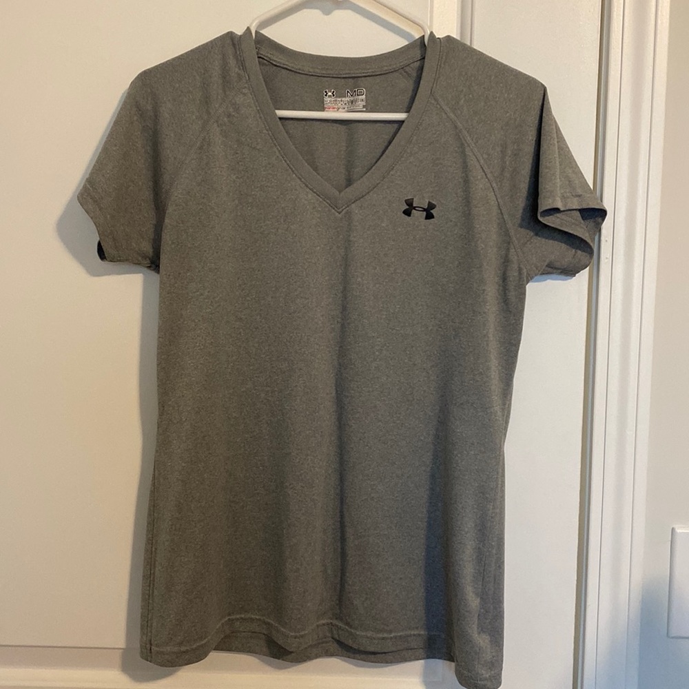 Women’s under armor heat gear semi fitted top medium gray